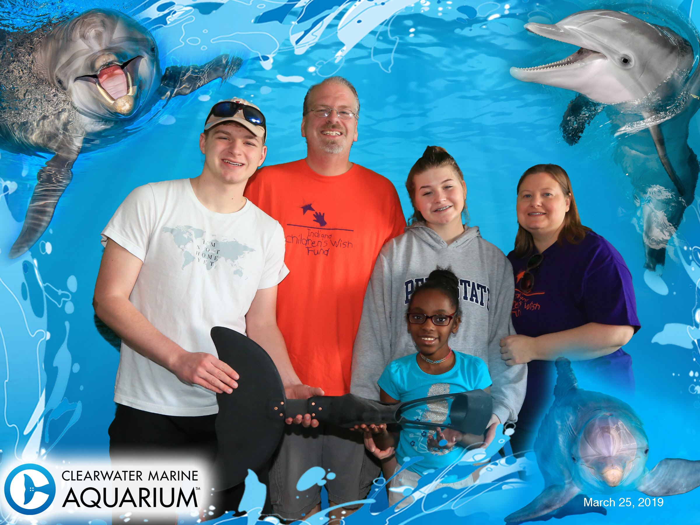 Family picture at the Clearwater Marine Aquarium in Clearwater, Florida